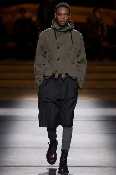 Look 44